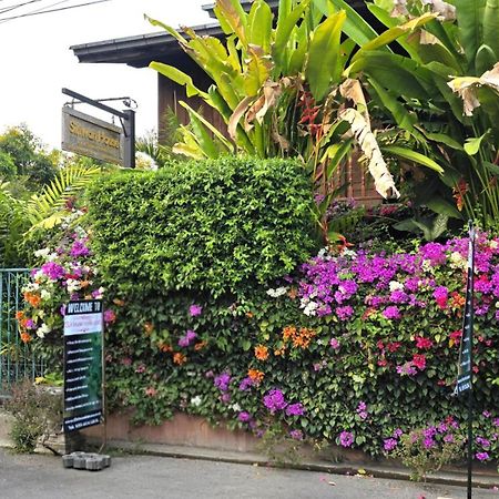 Siriwan Hostel Csiangmaj Kültér fotó